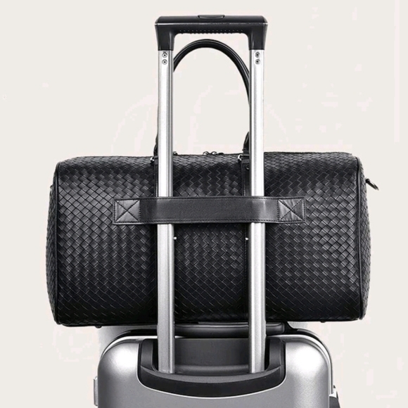 VEGAN LEATHER BRAIDED TRAVEL DUFFLE BAG - Picture 4 of 6